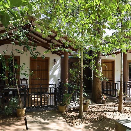 Max Safari Villa Udawalawe Eksteriør billede