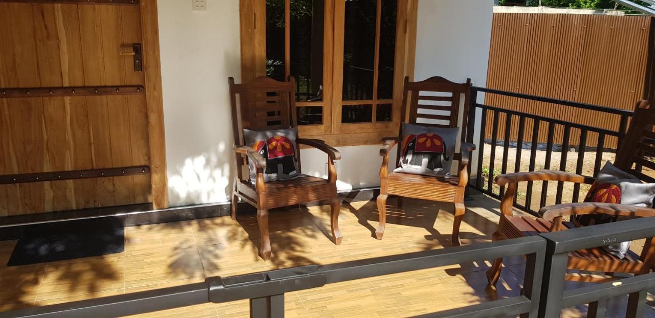 Max Safari Villa Udawalawe Eksteriør billede