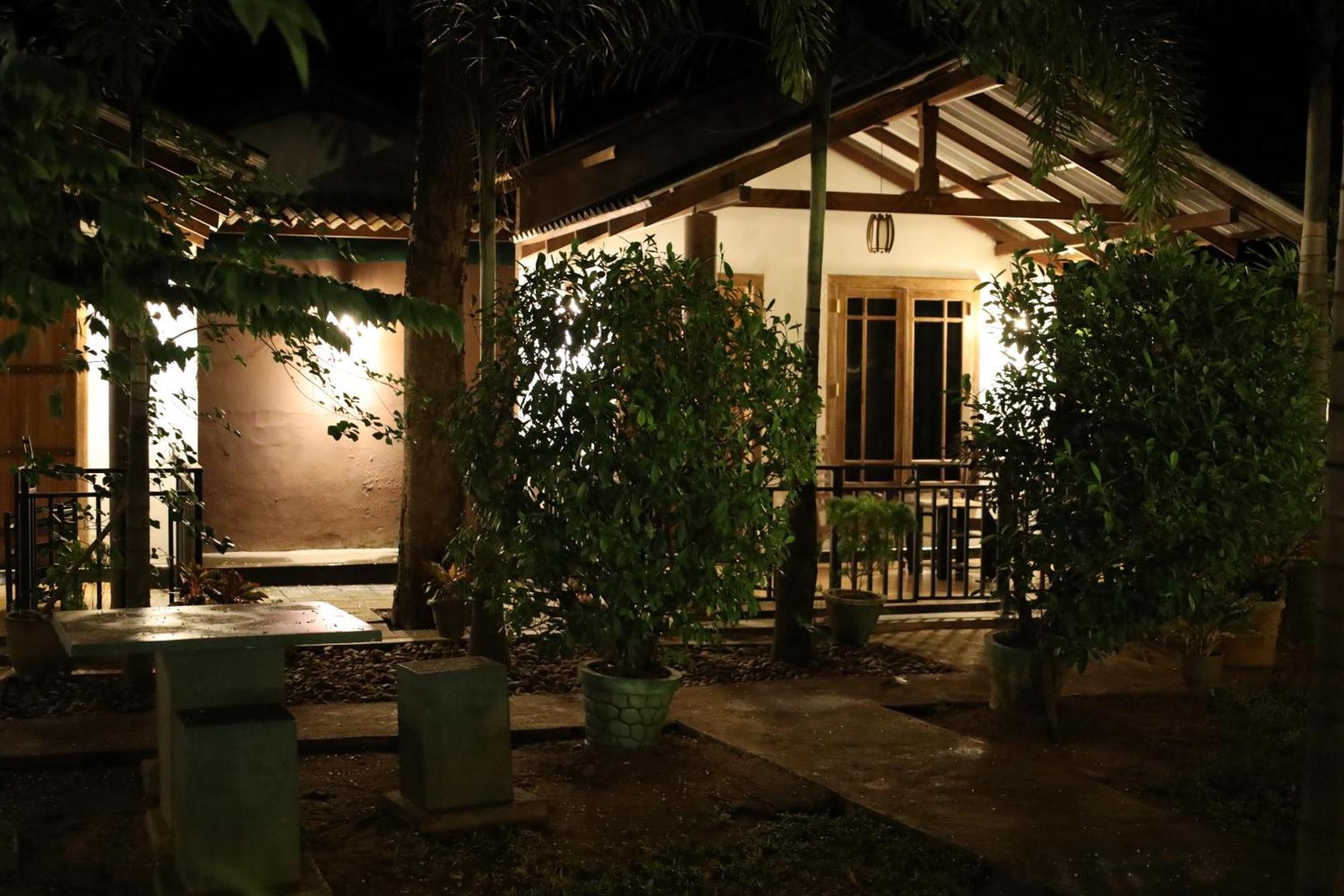 Max Safari Villa Udawalawe Eksteriør billede