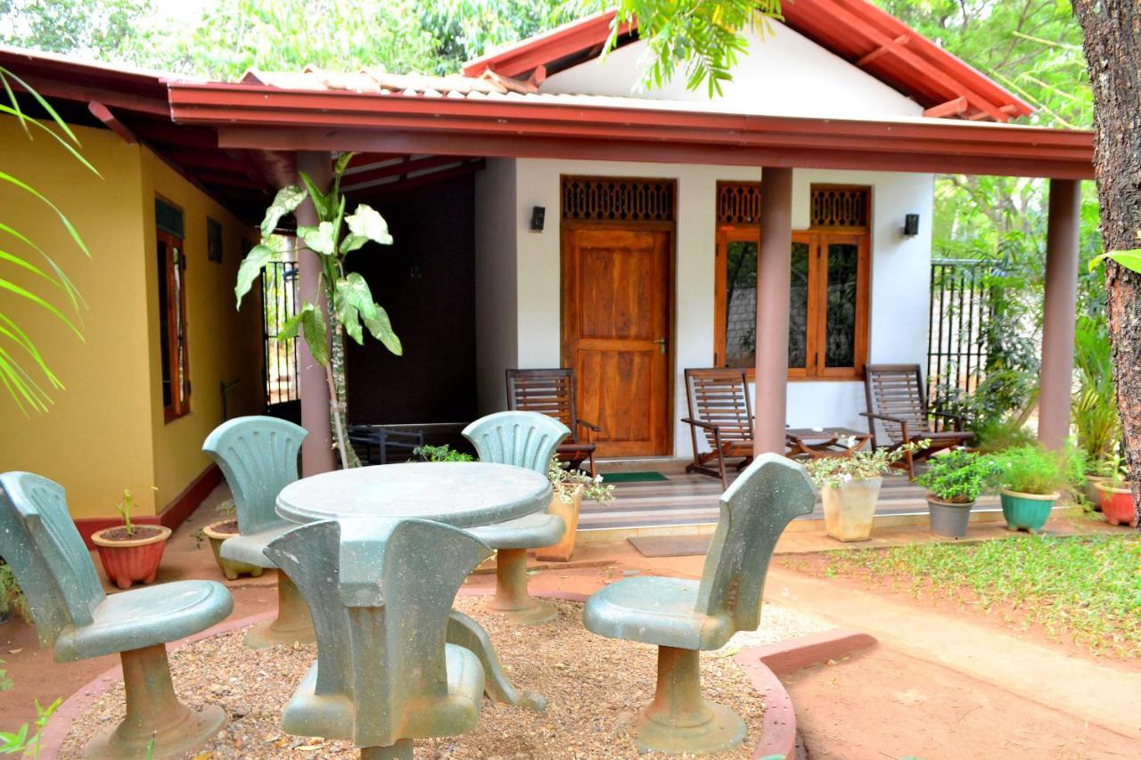 Max Safari Villa Udawalawe Eksteriør billede