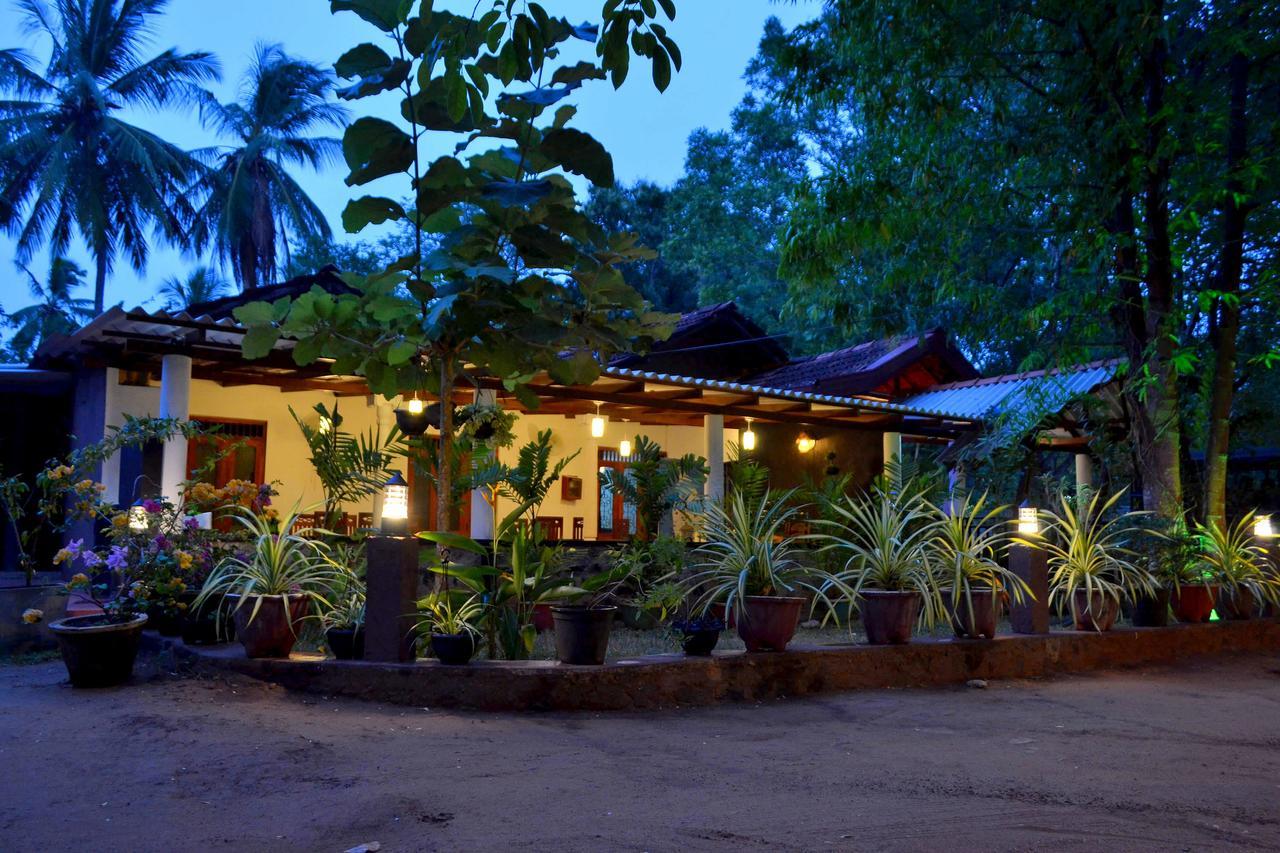Max Safari Villa Udawalawe Eksteriør billede